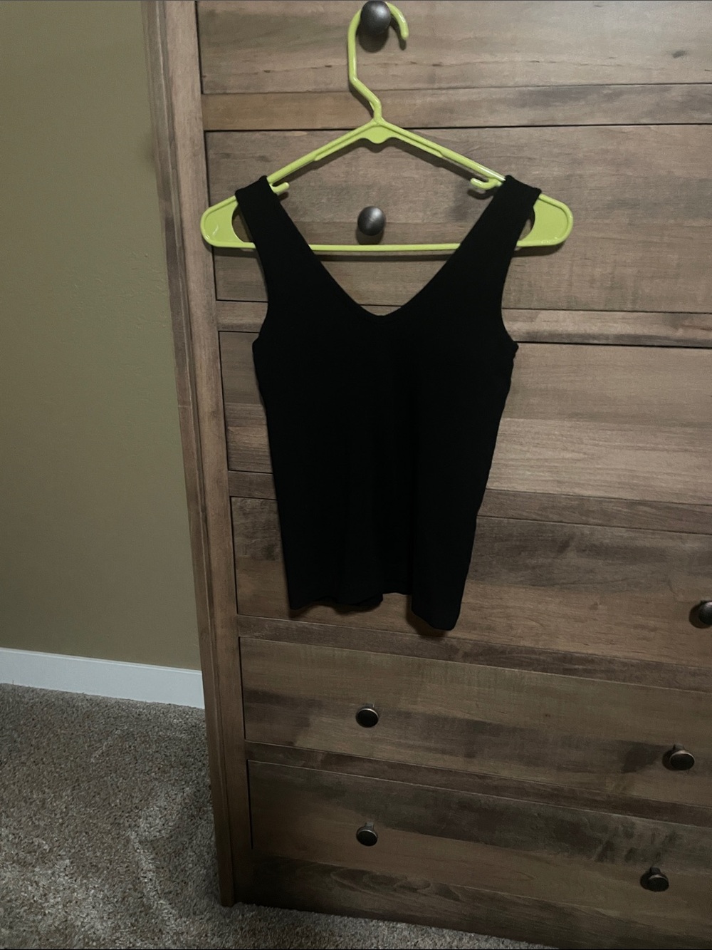 Women's Black V-Neck/Scoop Neck Tank Top - Sleek Everyday Layering with a bra